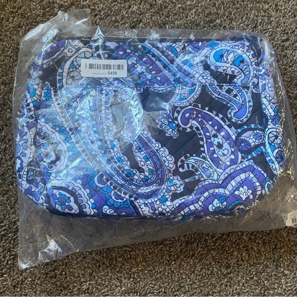 NWT Vera Bradley Carson “Deep Night Paisley” Bag NWT - Picture 9 of 9
